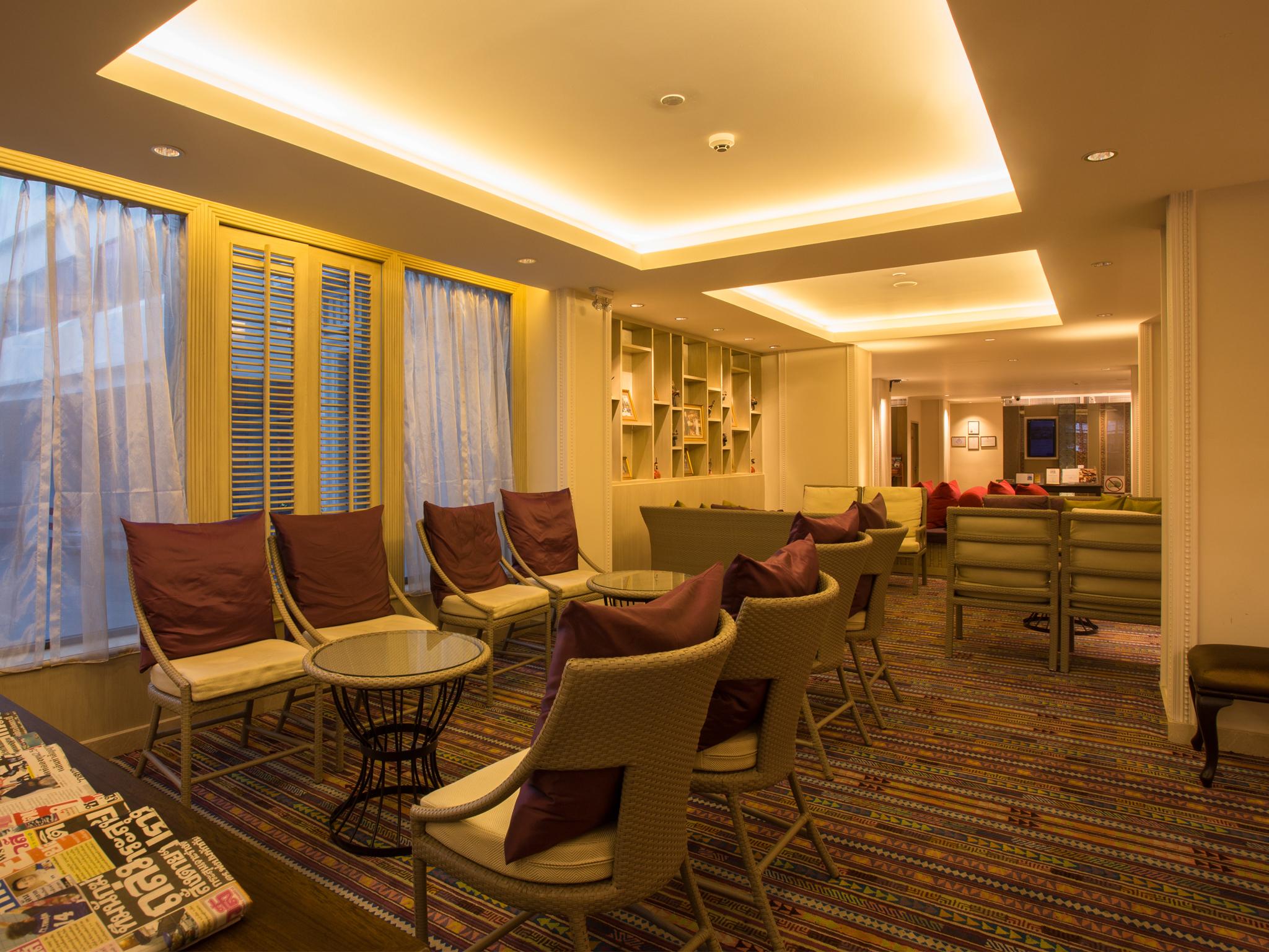 Dusit Princess Hotel 4*