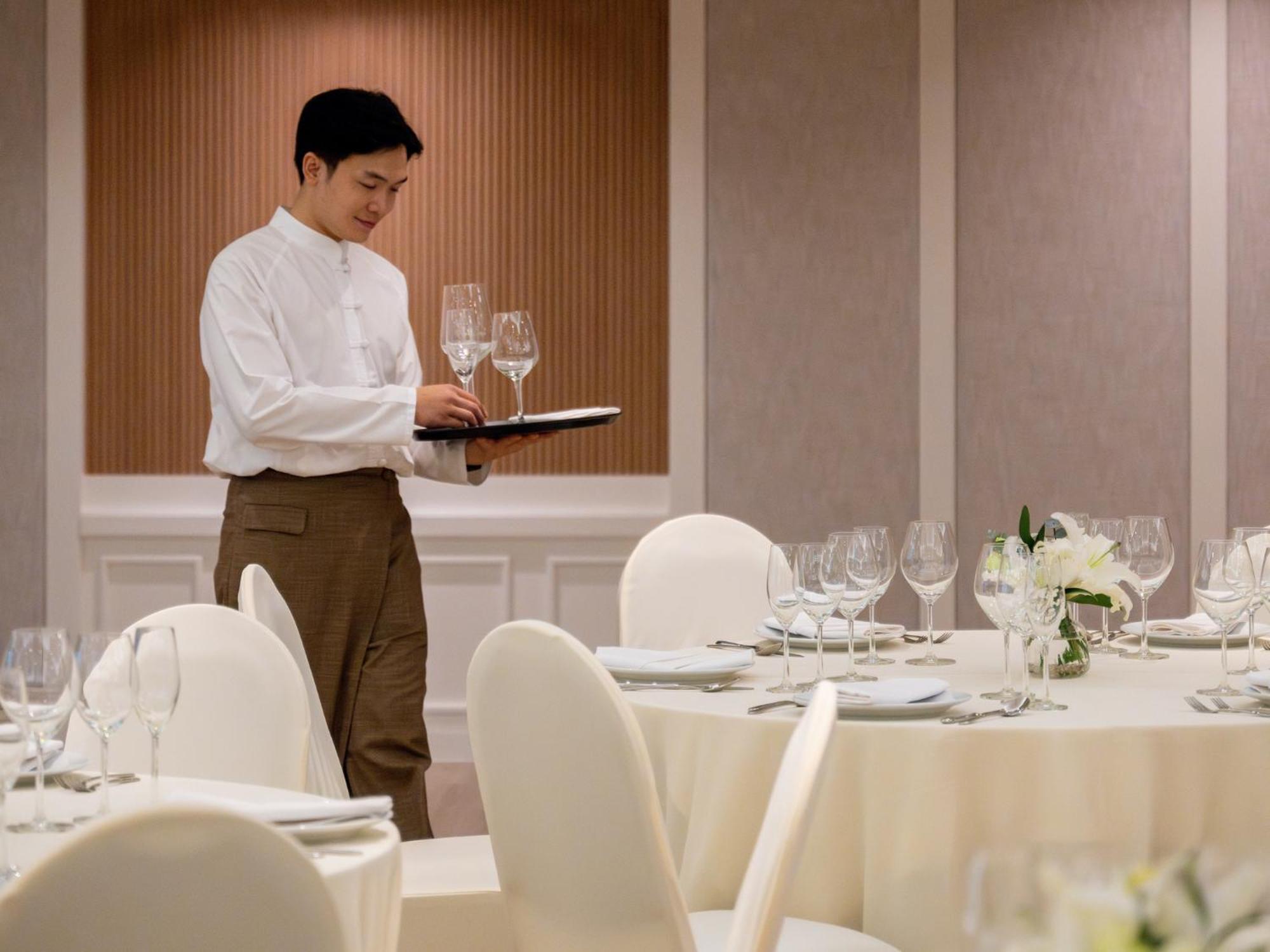 Dusit Princess Hotel 4*